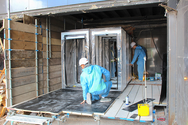 airlock and baglock set up for asbestos enclosure